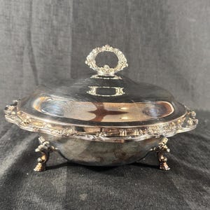 Vintage International Silver Co. Serving Dish w/ Lid and 1.5 Qt Pyrex 1.5qt Dish