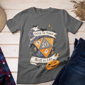 DND HALLOWEEN Würfel Shirt, DND Kürbis Würfel, DND Halloween, Trick or Treat Rolle zum Hit, DND Shirt Halloween, Halloween Würfel Set, DM Geschenk