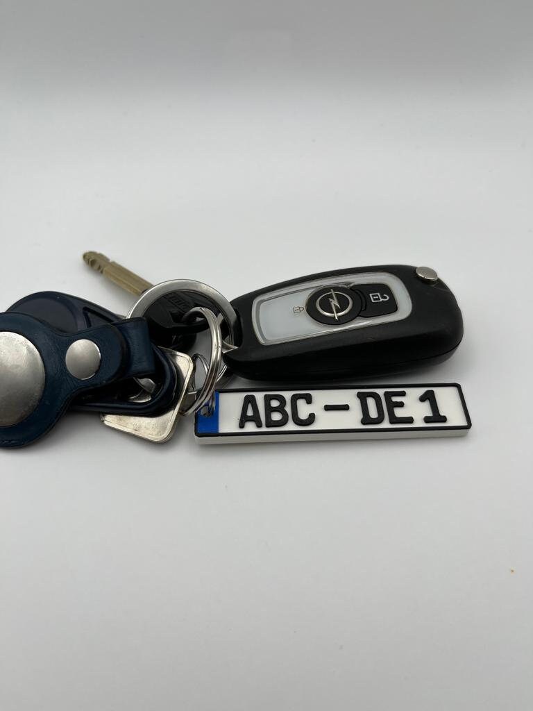 Llaveros Personalizados Con Nombre Y Matrícula – Fabricados En Aleación De Zinc, Medidas 25 X 62.5 Mm, Impresión A Doble Cara, Ideales Para Coche O Moto