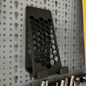 Küpper Workshop Mobile Phone Holder for Pegboards - Secure smartphone storage, indispensable in the workshop & garage. Great gift for men.