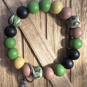 Llaveros de pulsera de silicona - “Hidden Camo”