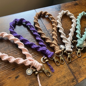 Keychain Spiral Macrame Macrame Wristlet Stocking Stuffer Lobster Claw Keychain Gift for Mom Boho Keychain Mothers Day Gift Holiday Gift