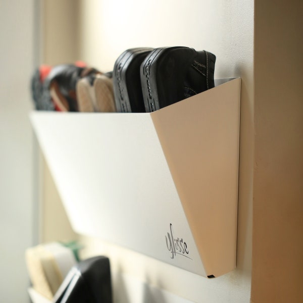 High-end wall-mounted shoe rack
