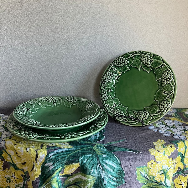 Bordallo Pinheiro Portugal Grape Majolica Dinnerware