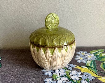 Vintage Grasslands Road Artichoke Covered Dish