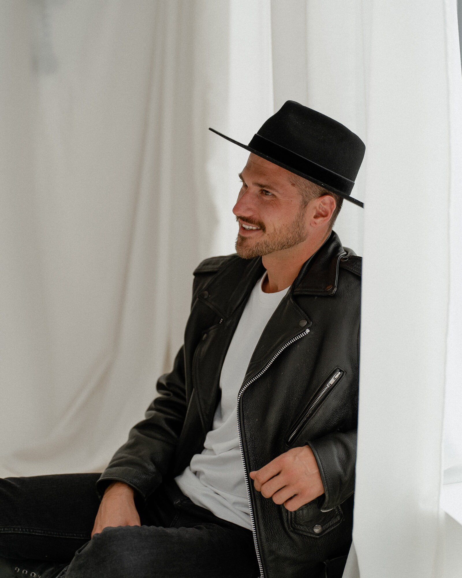 Black Fedora for Men, Wide Stiff Brim Hat, Summer, Autumn Black Fedora for Men, Wide Stiff Brim Hat, Summer, Autumn