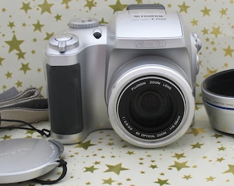 Retro Fujifilm FinePix S3500 Vintage Y2K Silver Digital Compact Camera 4MP 6x Optical Zoom CCD Sensor Tested And Working