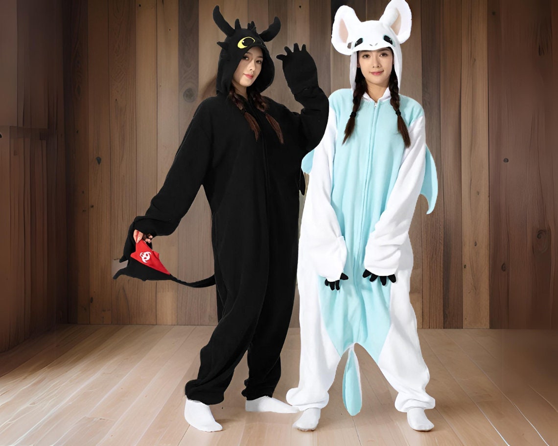 Pyjama Anime Dragon Krokmou pour Adulte, Onesie Blanche et Noire
