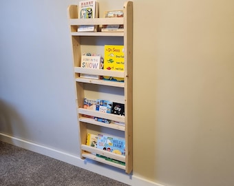Planos de estanterías infantiles, estantería de pared para guardería, planos de estanterías pequeñas, planos de estanterías DIY, estantería para guardería, cómo hacer un regalo para la madre en la guardería.