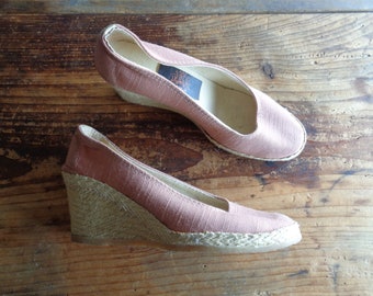 vintage high heel espadrilles // real cotton and real twine, old pink, dead stock condition