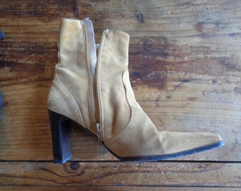 vintage ankle boots // high heel, camel brown, with zipper, suede, for autumn, EU39