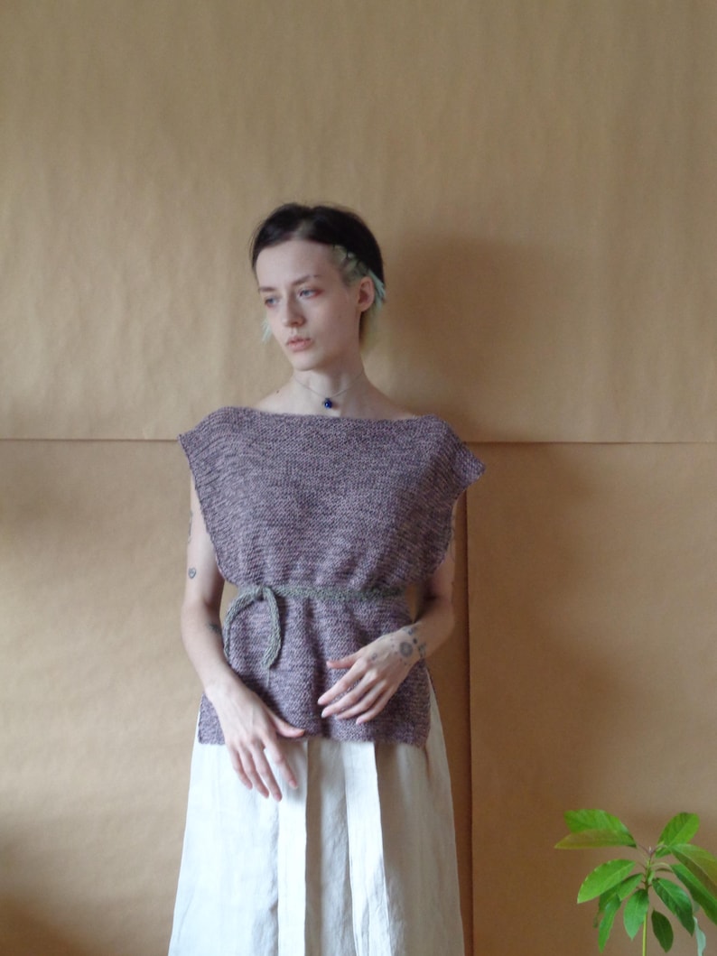 Gilet in canapa e cotone lavorato a mano, top multicolore con cintura immagine 7