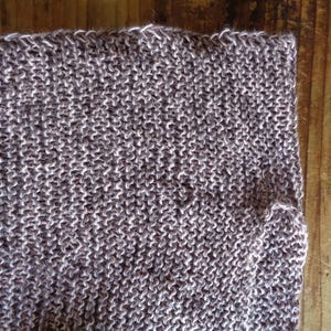 Gilet in canapa e cotone lavorato a mano, top multicolore con cintura immagine 4