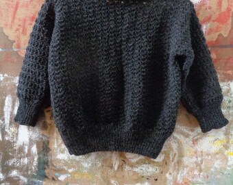 Handgestrickter Wollpullover // Neuseeländische Wolle, U-Boot Ausschnitt, 3/4 Ärmel, kurz, mit Vintage-Muster, anthrazitfarben, sofort versandfertig