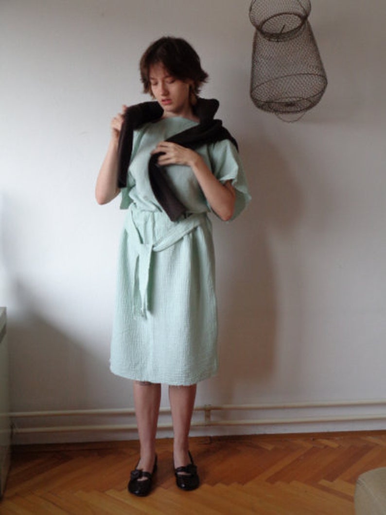 muslin / double gauze top / sweater // short sleeves, wide, mint green, ready to ship image 4