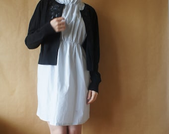 Cardigan vintage // a maniche lunghe, con bottoni e pizzo, nero