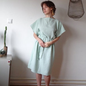 muslin / double gauze top / sweater // short sleeves, wide, mint green, ready to ship image 5