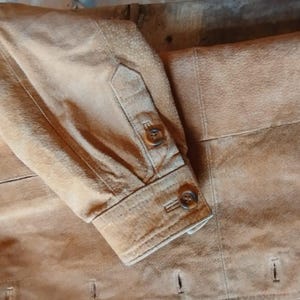 vintage real leather suede shirt / jacket // light, without lining, sportive classic cut, in light brown, soft, button down, for him
