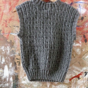 hand-knitted wool vest // pullover, newzealand wool, vintage pattern, dark grey, ready to ship