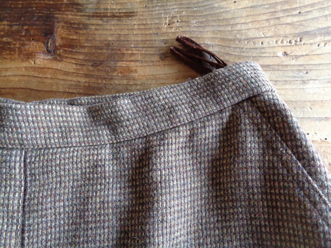 Small 1970s Red White and Blue Tweed Wool Skirt Suit
