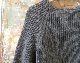 hand-knitted wool sweater // raw newzealand wool, long sleeves, round neck, fisherman's sweater, unisex, made to order