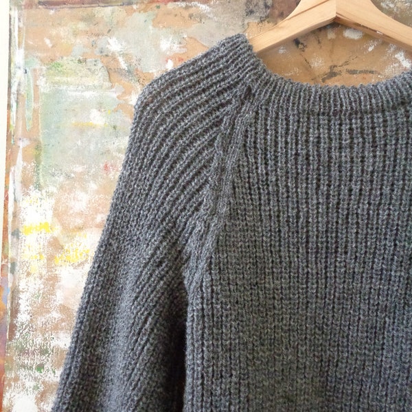 hand-knitted wool sweater // raw newzealand wool, long sleeves, round neck, fisherman's sweater, unisex, made to order