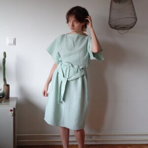 muslin / double gauze top / sweater // short sleeves, wide, mint green, ready to ship image 3