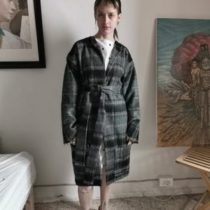 Manteau à carreaux en laine et mohair, Manches longues et larges, ceinturé