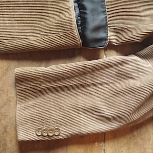 vintage cotton corduroy jacket / blazer //with pockets, lining and slit behind, sportive classic cut, elegant, in sand brown, for him