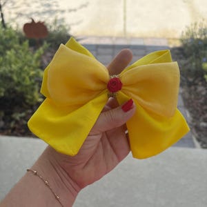 Niestandardowa kokarda inspirowana Belle