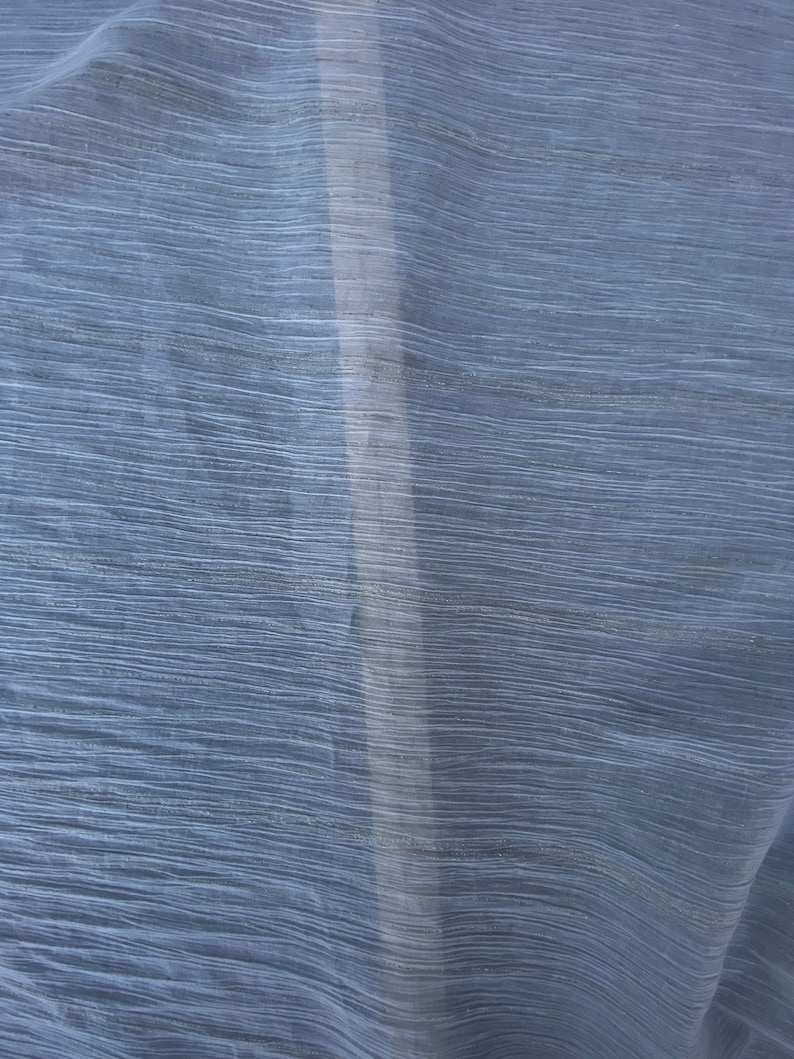 Off White Crinkle Cotton Voile w/Metallic Gold Pin Size Stripes, Sells/price by the Yard bild 6