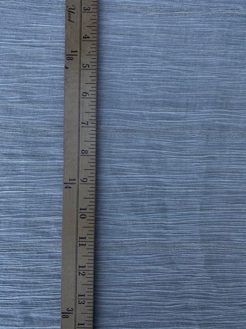 Off White Crinkle Cotton Voile w/Metallic Gold Pin Size Stripes, Sells/price by the Yard bild 7