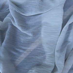 Off White Crinkle Cotton Voile w/Metallic Gold Pin Size Stripes, Sells/price by the Yard bild 5