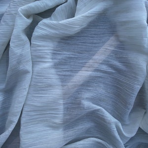 Off White Crinkle Cotton Voile w/Metallic Gold Pin Size Stripes, Sells/price by the Yard bild 3