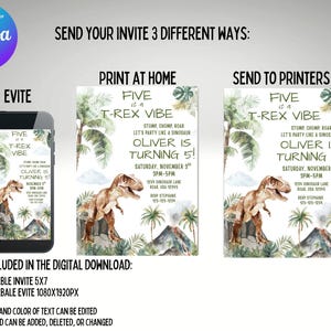 Pode incluir: Design de convite digital com tema de dinossauro. O design inclui o texto "Five is a T-Rex Vibe" e detalhes da festa. O convite &eacute; exibido em um telefone, impresso e pronto para enviar para as gr&aacute;ficas.