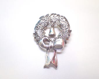 Vintage Jezlaine Sterling Silver Christmas Wreath Brooch