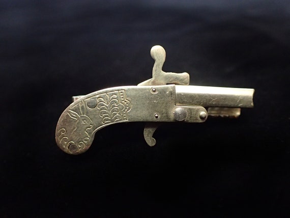 Vintage pistol tie clip, flintlock tie clip. - image 1