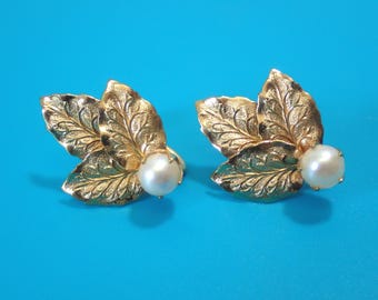 Vintage 12K Gold Filled Screw Back Leaf Earrings with Pearl