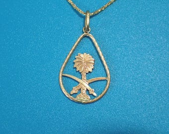 Valor 18K Gold Pendant Emblem of Saudi Arabia Necklace