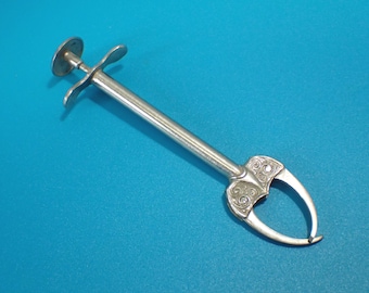 Vintage Olive/Sugar Cube Tongs