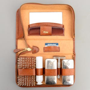 Vintage Gillette Travel Double Edge Safety Razor Grooming Set in Case