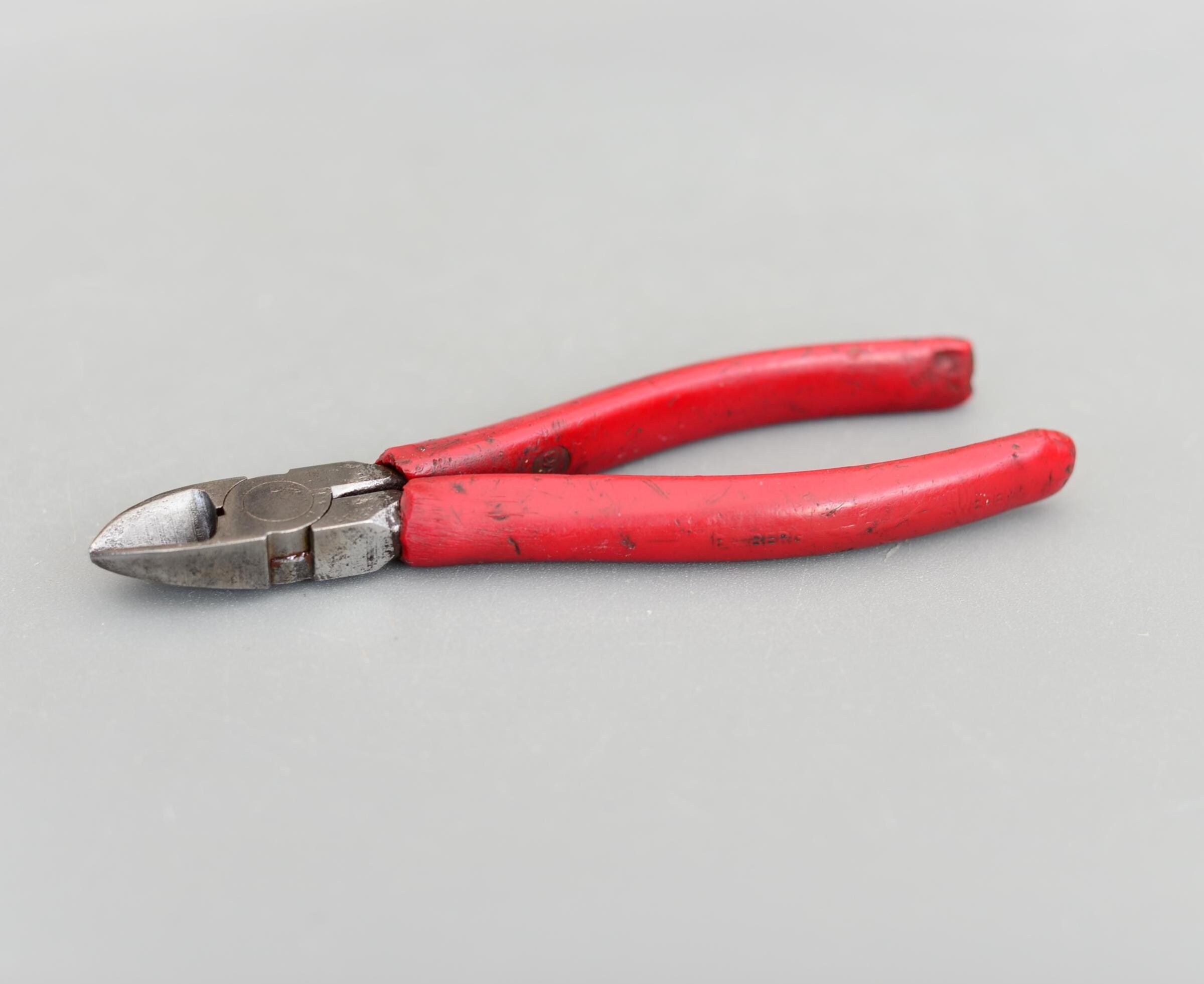 Vintage E.A. Berg Sweden Shark No2121 6'' Diagonal Side Cutter