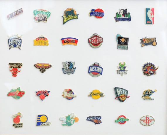 Set 30 Vintage Pin Badge NBA Basketball Team Badges Chicago Bulls