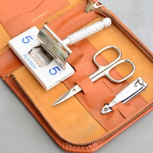 Vintage Gillette Travel Double Edge Safety Razor Set in Case