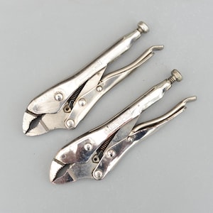 2 Vintage Small 5&#39;&#39; MOLE Self Grip Welding Wrench Pliers Newport Gt. Britain