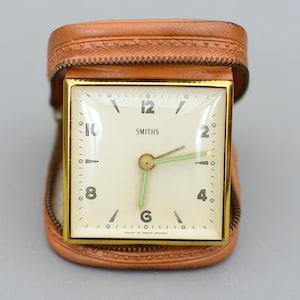 Orologio meccanico da viaggio con sveglia vintage Smiths Made in Great Britain, funzionante