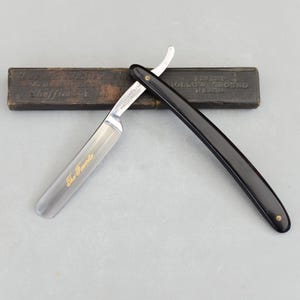 Vintage The FAVORITE Turner Ryalls Co. Straight Razor Cut Throat Razors Sheffield & Original Box