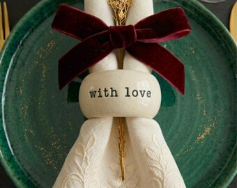 Servilletero con monograma personalizado, vajilla con iniciales personalizadas, regalo de cerámica artesanal.