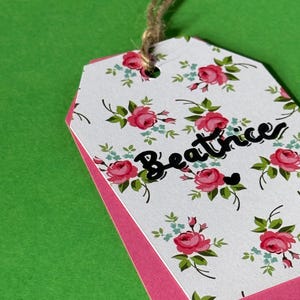 Collezione Regalo - Targhetta fatta a mano per regali o bomboniere con cordino in juta - Personalizzabile con nome o altro su richiesta!