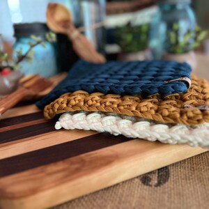 FARMHOUSE KITCHEN TRIVETS, crochet hot pad, coffee pot pad, farmhouse crochet chunky trivet, flower pot pad, essential oil diffuser mat image 4